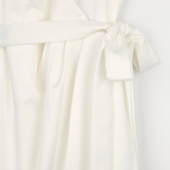 White satin dress - Picture 5 of 5